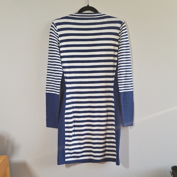 2/$20 Mexx - Blue and White Raglan Long Sleeve Sheath Dress - Size Medium - Picture 3 of 3